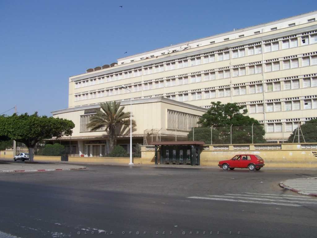 ORAN COLLEGE MODERNE.JPG